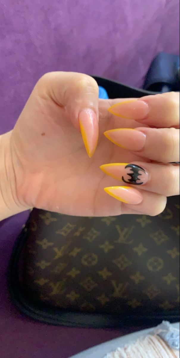 Batman Nails Aesthetic, Batman Inspired Nails, Batman Acrylic Nails, Batman Nails Design, Batman Nails Acrylic, Superman Nails, Batman Nail Art, Batman Nails, Acrylic Nails Almond Shape