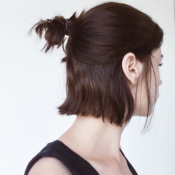 Half Bun for Short Hair via Half Bun Hairstyles, Girly Hairstyles, A Pony, Penteado Cabelo Curto, Hair Envy, Messy Hairstyles, Womens Haircuts, Marie Claire, Bun Hairstyles