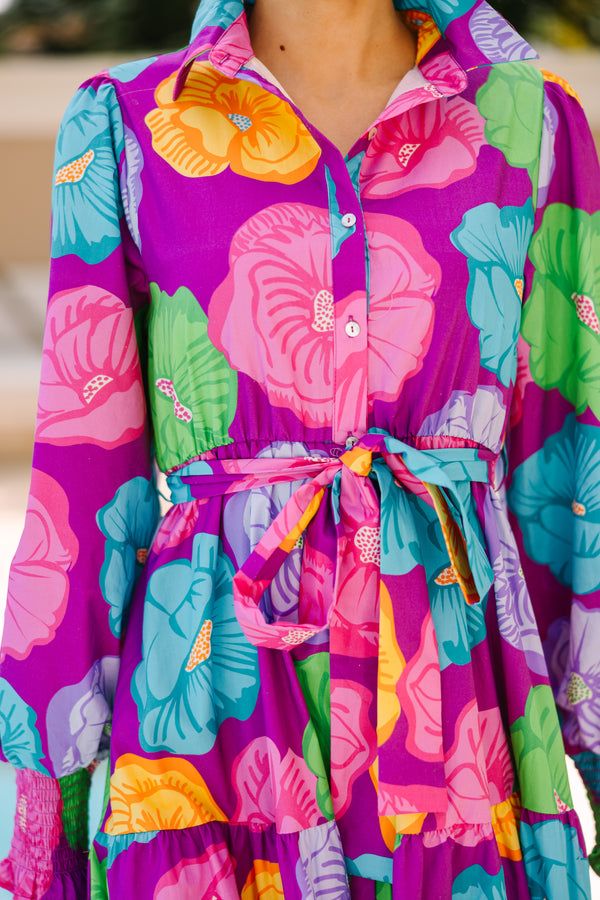 This maxi dress is so bold and bright and we couldn't love that more! That print is so large  which works so well on this classic maxi dress. This dress is going to look great for brunch, work, date nights, and anything in between!
Collared partial button down neckline 
Long sleeves with smocked cuffs
Tied waist
Large floral print
No stretch
Savannah is wearing the small. Purple Floral Maxi Dress, Large Floral Print, Mint Julep Boutique, Date Nights, Model Fits, Floral Maxi, Purple Floral, Floral Maxi Dress, Savannah