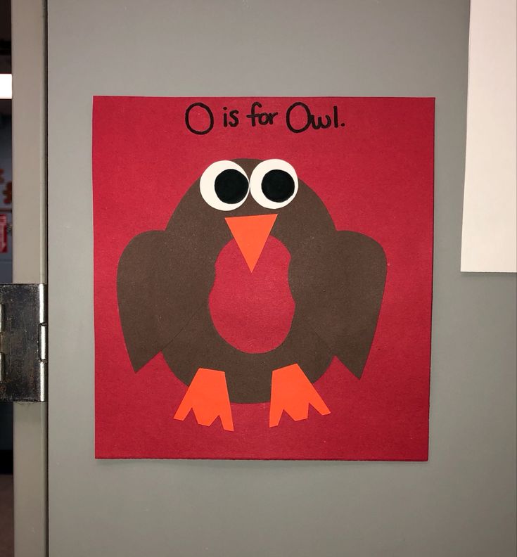 a turkey made out of construction paper with the words o is for owl on it