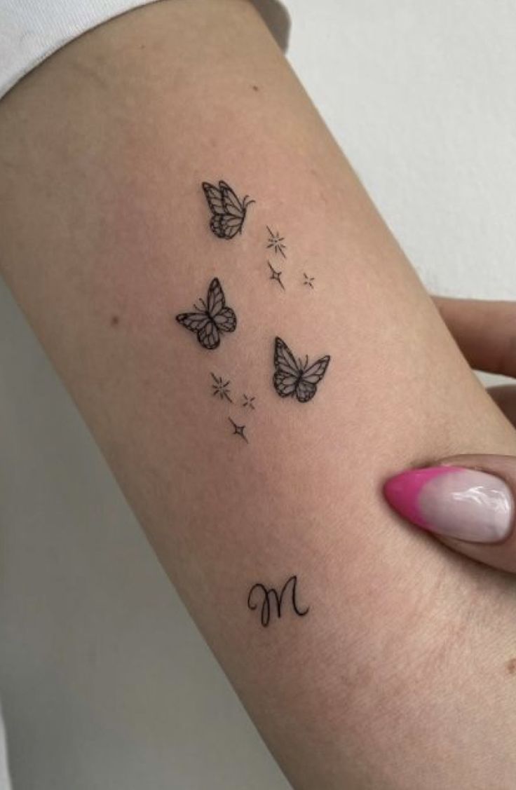 #MinimalistTattoos
#NatureTattoos
#GeometricTattoos
#AnimalTattoos
#FemaleTattoos
#TattooIdeasForWomen
#TattooInspo
#WomenWithTattoos
#TattooDesignsForHer Coraline Flash Tattoo, Coraline Flash, Flash Tattoo Ideas, Feel Deeply, Basic Tattoos, Small Girly Tattoos, Tato Henna, Pretty Hand Tattoos, Butterfly Tattoos For Women