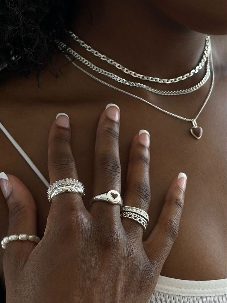 Everyday Bracelets Silver, Silver Necklaces Black Women, Silver Jewelry Brown Skin, Silver Jewelry Astethic, Silver Jewellery Black Women, Stacked Rings Aesthetic Silver, Silver Jewelry Dark Skin, Silver Rings Jewelry, Silver Vs Gold Jewelry