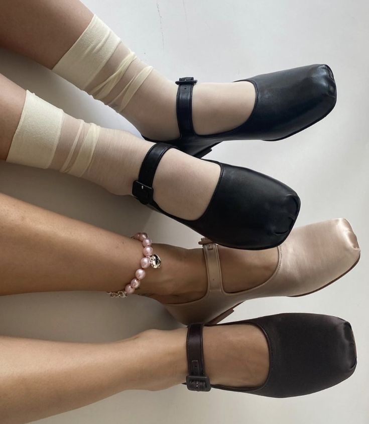 Ss23 Shoes, Devon Lee Carlson, Trendy Heels, Sandy Liang, Cold Outfits, Shoe Inspo, La Girl, Ballet Slippers, Glass Slipper