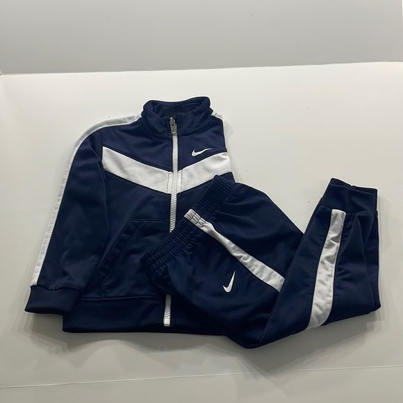 Womens Nike Tracksuit, Navy Tracksuit Outfit, 90s Nike Tracksuit, Nike Tracksuit Women, Blue Tracksuit Outfit, Nike Tracksuit Outfit Women, Nike Tracksuit Outfit, Wide Leg Jumpsuit Formal, Womens Tracksuit Outfit