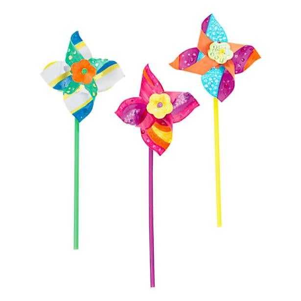 DIY Pinwheels Simple Kids Crafts, Pinwheel Craft, Diy Pinwheel, Paper Pinwheels, Outdoor Garden Party, Fireworks Craft, Pinwheels Paper, Fun Diy Projects, Permanent Markers