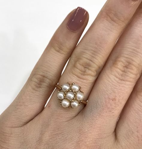 Vintage Flower Ring, Bridgerton Ring, Vintage Pearl Rings, Pearl Engagement Ring Vintage, Vintage Inspired Wedding Rings, Pearl Ring Vintage, Pearl Halo Ring, Pearl Ring Design, Vintage Pearl Ring