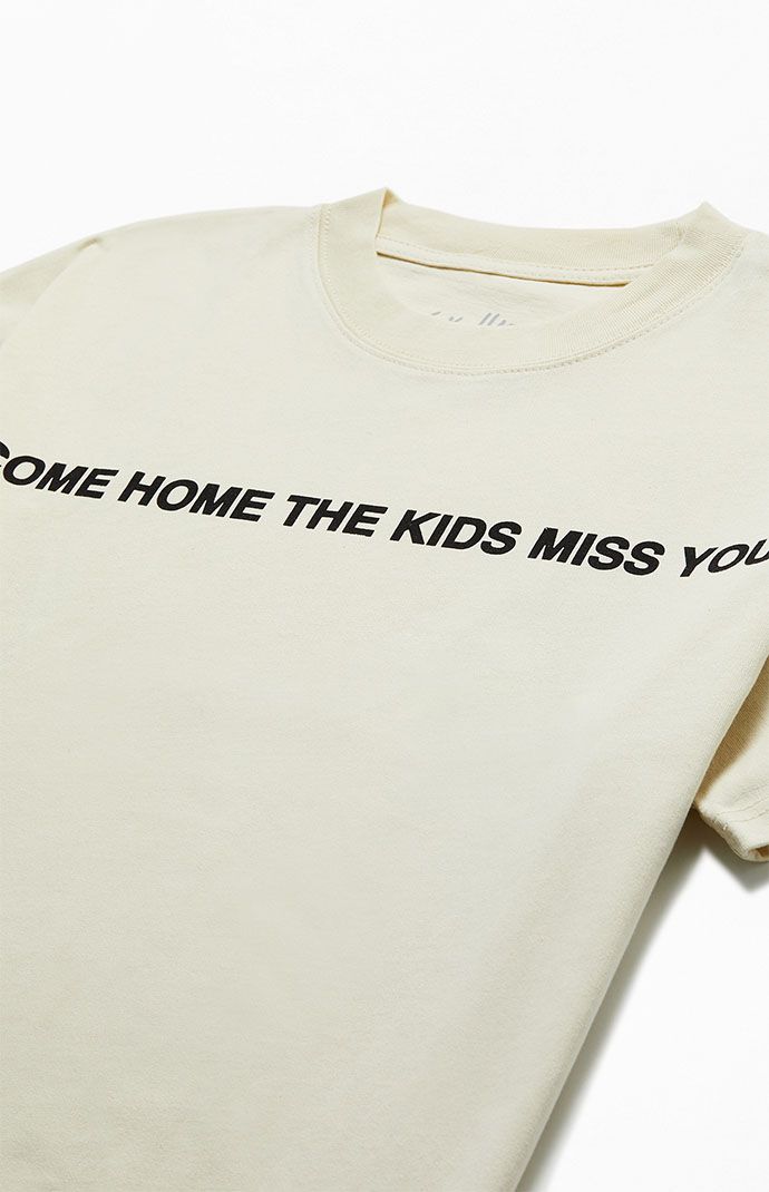 Complete your fresh 'fit with the new Jack Harlow Come Home Oversized T-Shirt. This everyday tee has short sleeves, a crew neckline, and custom graphics on the front and back.


	Solid color tee
	Short sleeves
	Crew neckline
	Custom graphics
	Oversized fit
	Machine washable Jack Harlow, New Jack, Custom Graphics, Home T Shirts, Come Home, Oversized T Shirt, Oversized Tshirt, Pacsun, Oversized Fits