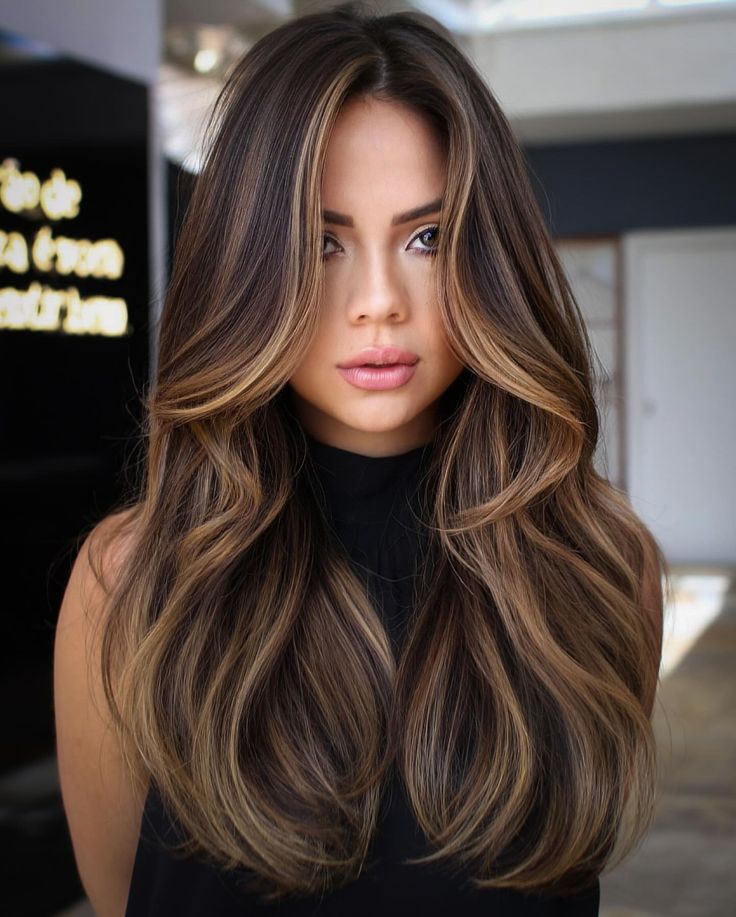 Brown Hair With Caramel, Balayage Hair Caramel, Trendy We Fryzurach, Highlights Caramel, Brown Hair With Caramel Highlights, Rambut Brunette, Hair Contouring, Brown Hair Looks, Brown Hair Inspo