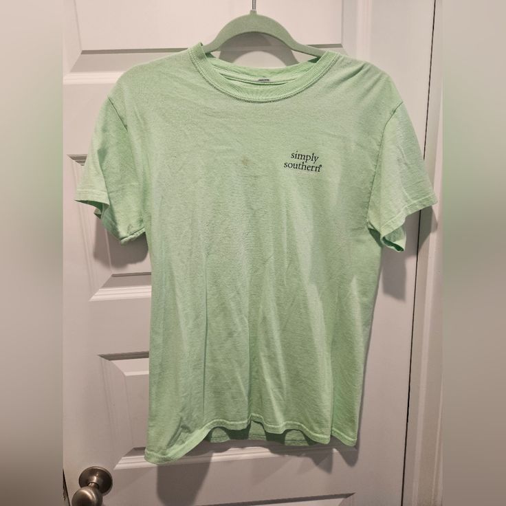 Gently Used, Small Stain On It. Size Medium Green Casual T-shirt For Everyday, Casual Green T-shirt With Text Print, Green T-shirt With Text Print For Everyday, Basic Green T-shirt With Text Print, Green Graphic Tee For Everyday, Southern Tshirt, Green Graphic Tee, Southern Tshirts, Simply Southern