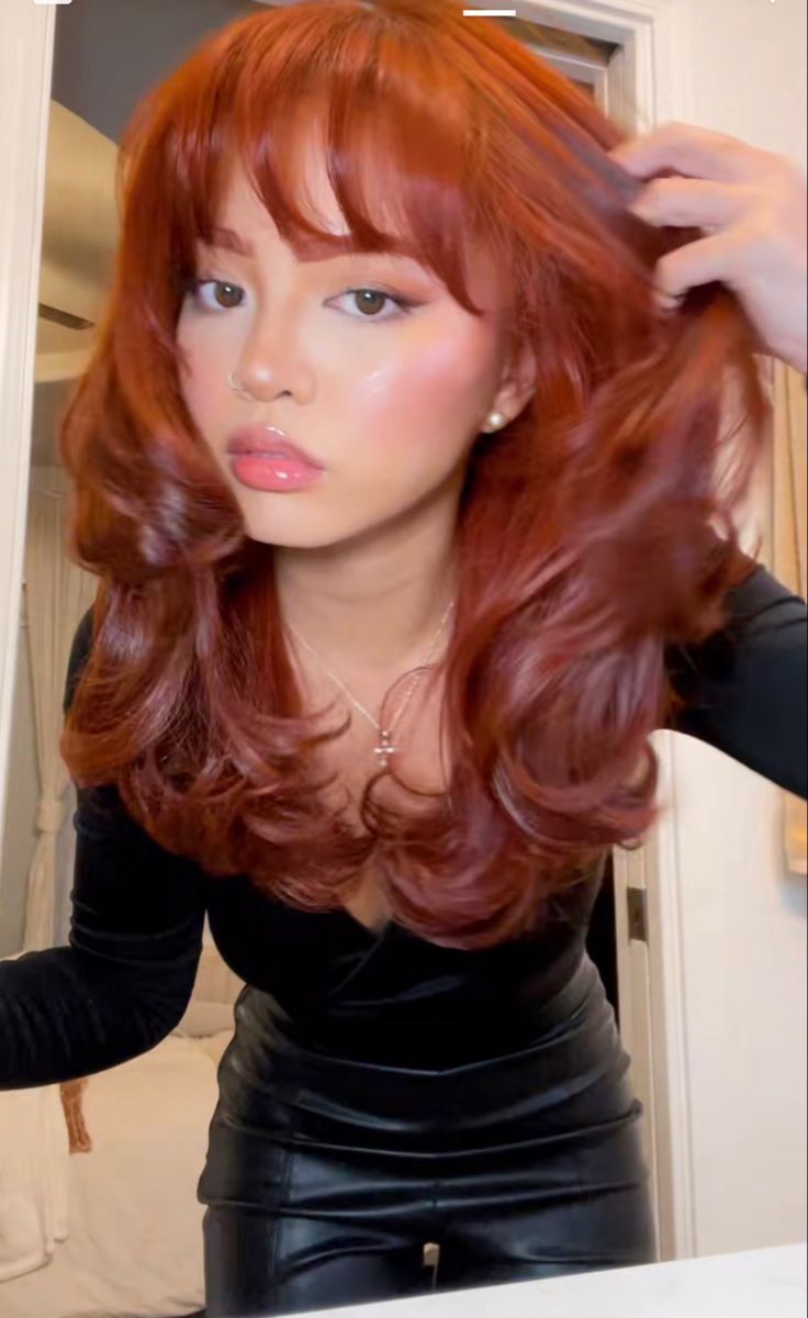 Auburn Hair Dye Ideas, Copper Brown Hair Curtain Bangs, Dark Ginger Hair With Bangs, 90s Blowout Red Hair, Rich Copper Red Hair With Highlights, Red Layered Hair With Bangs, Cooper Hair With Bangs, Bangs On Red Hair, Red Hair W Bangs