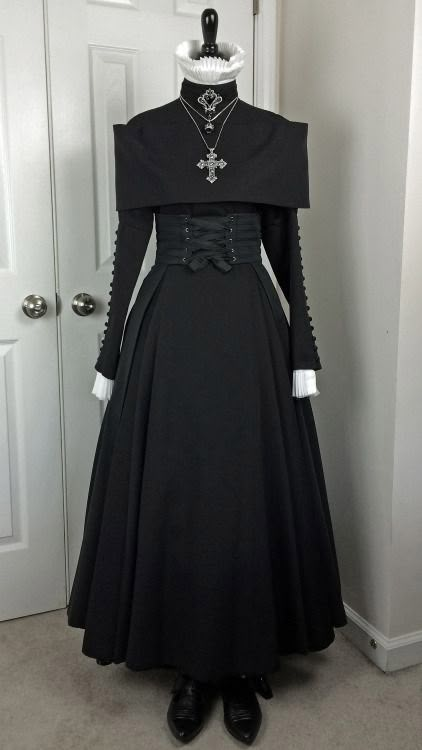 Priest Clothing, Nun Outfit, Mode Inspo, Grunge Style, Fantasy Clothing, Fantasy Fashion, Gothic Lolita, Lolita Dress, Character Outfits