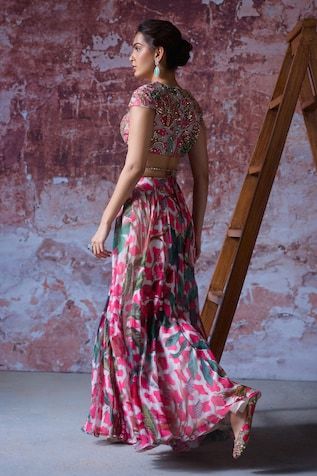 Hot pink floral printed palazzo. Paired with mirror and beads embroidered blouse and dupatta. - Aza Fashions Hot Pink Set, Mahima Mahajan, Flared Palazzo, Hot Pink Floral, Slimmer Belt, Palazzo Set, Delicate Embroidery, Flowy Pants, Organza Dupatta