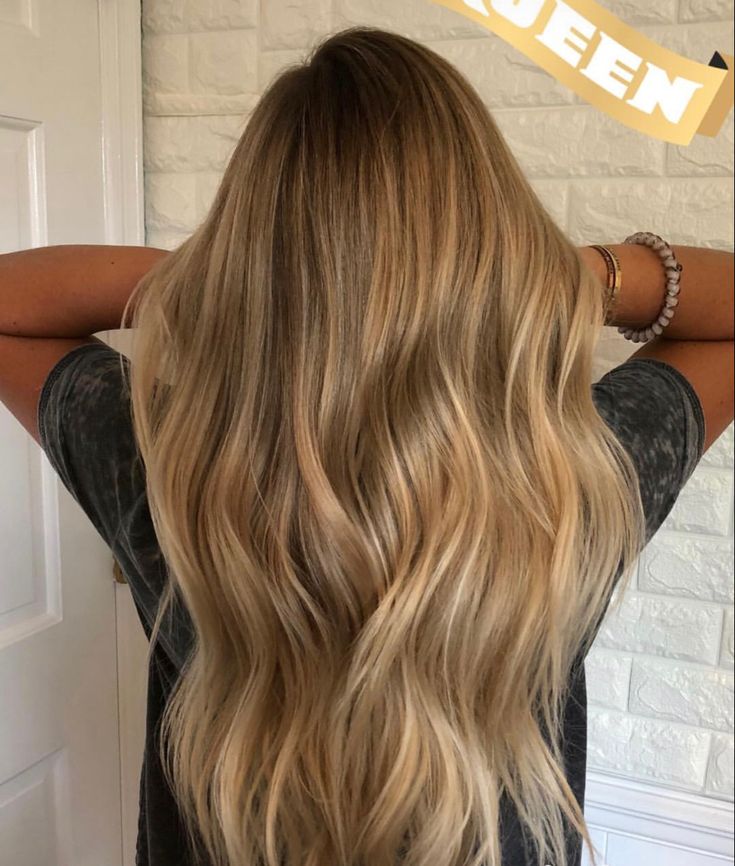 Blonette Hair Highlights On Dark Brown Hair, Blonds Balayage Honey, Golden Sandy Blonde Hair, Honey Bayalage Blonde, Honey Blonde Hair Balayage Brunettes, Golden Blonde Hair Olive Skin, Sandy Honey Blonde Hair, Balayage Hair Blonde Golden, Sunny Blonde Balayage