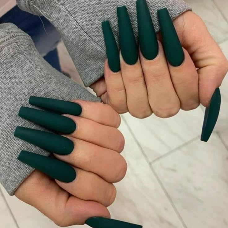 Green Long Nails, Nail Tip Shapes, Nail Extensions Acrylic, Emerald Nails, Dark Green Nails, Nagel Tips, Acrylic Nail Kit, Homecoming Nails Acrylic, Fake Nails With Glue