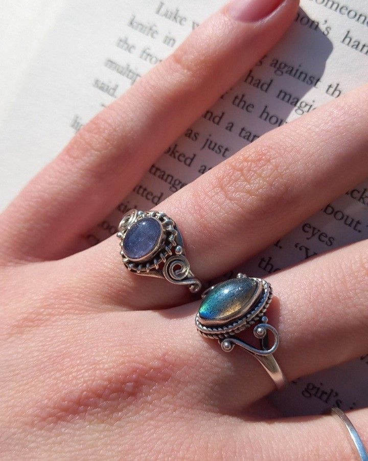 Witchy Rings Aesthetic, Whimsical Jewelry Aesthetic, Whimsigoth Trinkets, Whimsigoth Rings, Crystal Rings Aesthetic, Whimsigoth Nails, Whimsigoth Accessories, Whimsical Rings, Witchy Rings