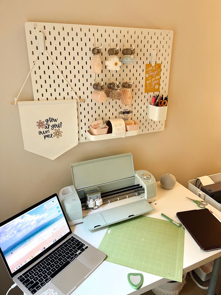 Small business owner desk essentials, Cricut machines, laptop, desk essentials, pegboard, aesthetic desk. Small Business Setup, Small Business Office, Business Vision Board, Business Girl, Business Vision, Business Setup, Stationary Shop, Pumpkin Stickers, My Workspace