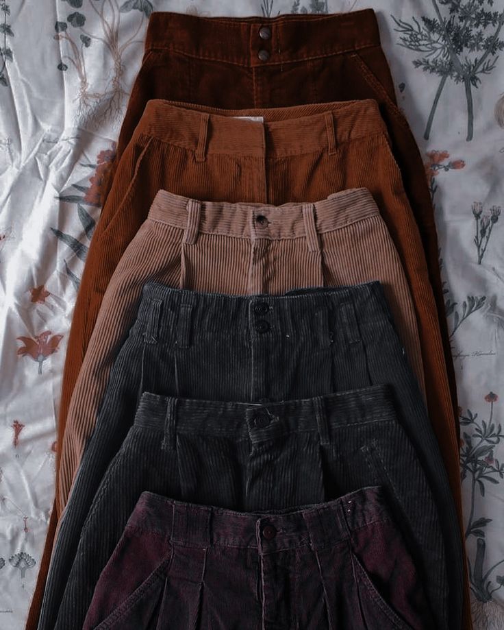 Earth Academia Aesthetic Outfit, Dark Earth Tone Outfits, Earth Tones Clothes, Weasley Aesthetic Outfit, Adventurecore Clothes, Adventurecore Aesthetic Outfit, Earth Tone Clothing, Earth Tone Outfits Aesthetic, Adventurecore Outfit