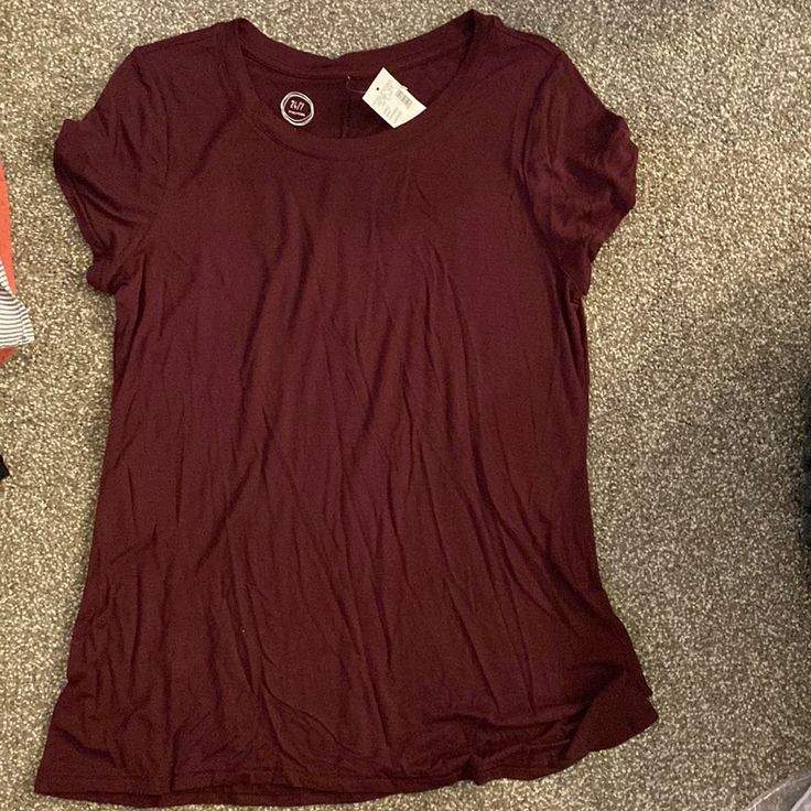 Nwt, Super Soft Stretch T-Shirt Casual Burgundy Short Sleeve T-shirt, Burgundy Casual Short Sleeve Top, Casual Burgundy Short Sleeve Top, Burgundy Casual Crew Neck Top, Casual Burgundy Crew Neck Top, Spring Tees, Strappy Top, Floral Tee, American Pride