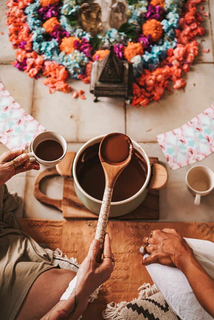 Sacred Feminine Ceremony, Cacao Ceremony Circle, Womens Circle Ideas, Cacao Ceremony Aesthetic, Women Circle Ideas, Women’s Circle, Holistic Healing Aesthetic, Womens Circles, Healing Photos