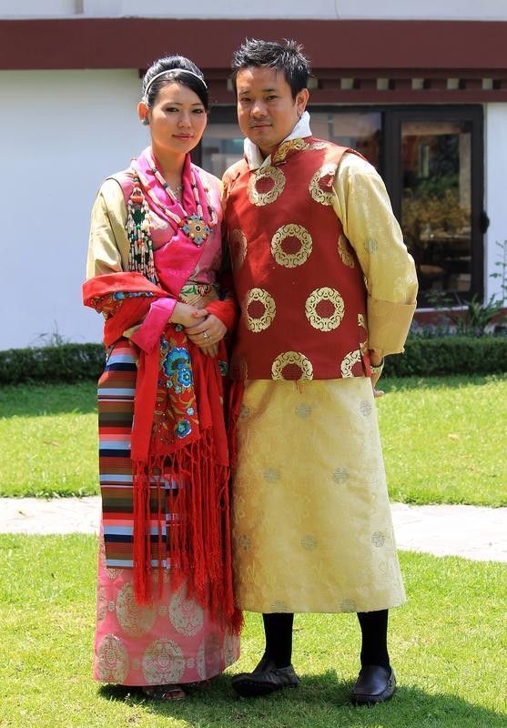 Culture of Sikkim | Custom, Tradition and Lifestyle | Jugaadin News Sikkim Clothes, Gangtok Sikkim Outfits, Sikkim Culture Art, Sikkim Traditional Dress, Culture Of Sikkim Drawing, Sikkim Outfit, Sikkim Nature, Sikkim Culture, Diwali Songs