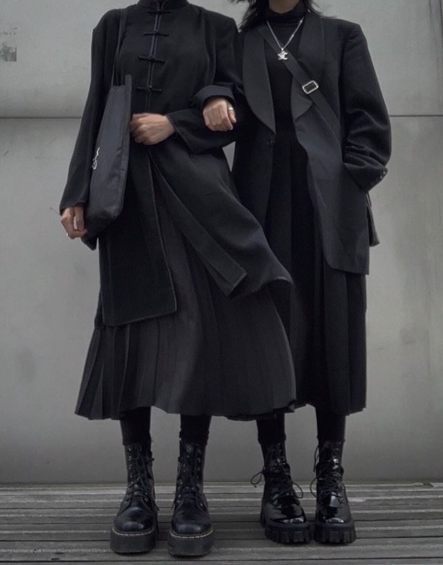 Shirt Dress With Stockings Outfit, Luxury Grunge Aesthetic, Long Dress Over Pants, All Black Japanese Style, Post Modern Fashion, Layered Black Outfit, Mid Size Goth, Japan Clothing Style, Japanese Goth Fashion