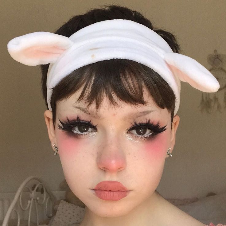 @uel ibekwe 🪐✨ Bunny Makeup, Drag Make-up, Alt Makeup, Smink Inspiration, Alternative Makeup, Doll Makeup, Edgy Makeup, Cute Makeup Looks, Asian Eye Makeup