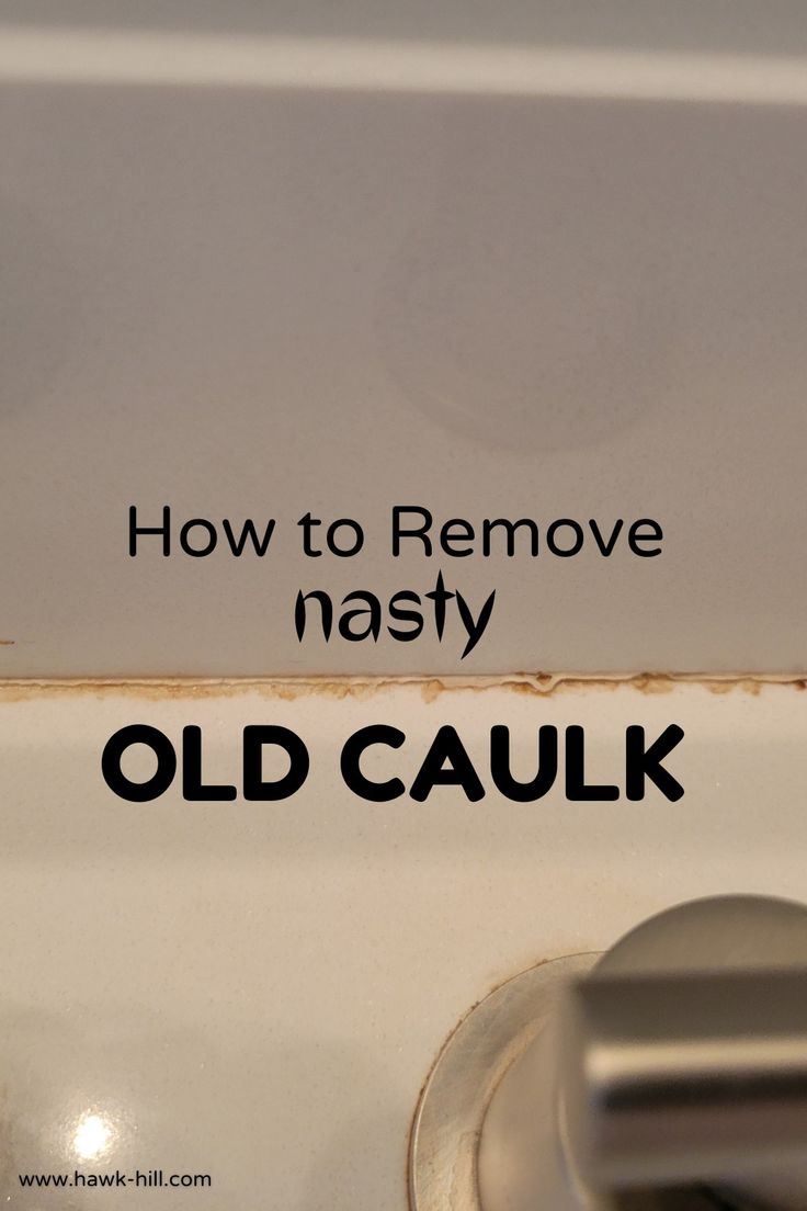 Old, moldy caulking in a bathroom How To Remove Caulking, Remove Bathtub, Bathtub Caulking, Bathroom Caulk, Caulking Tips, Caulk Paint, Old Bathtub, Silicone Caulk, Diy Outdoor Decor