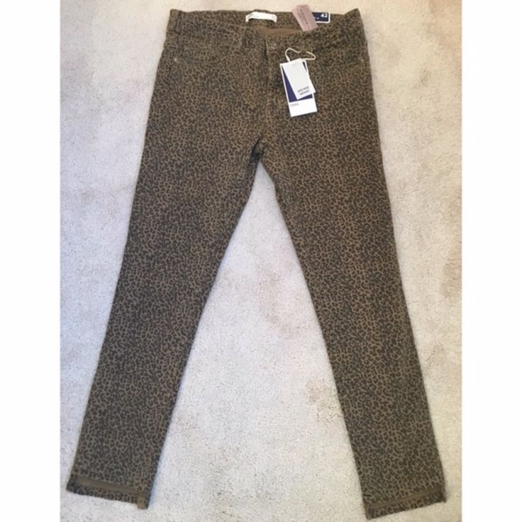 Zara Leopard Cheetah Animal Print Dicaprio Denim Skinny Jeans. Stretchy. Size 2 (Larger In My Opinion). Nwot. Never Been Worn. - Mid Rise - 5 Pockets - Zip Up With Button Closure - Slightly Cropped - Hi-Low Hem(1 Inch Shorter In The Front.) Casual Leopard Print Jeans For Fall, Trendy Stretch Brown Jeans, Trendy Brown Stretch Jeans, Brown Stretch Jeans For Spring, Spring Stretch Brown Jeans, Spring Brown Stretch Jeans, Zara Stretch Jeans Casual Style, Zara Stretch Casual Jeans, Zara Casual Stretch Jeans