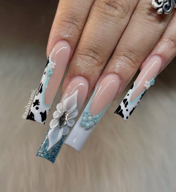 Royal Blue Western Nails, Cow Print Nail Ideas, Blue Cow Print Nails, Vaquera Nails, Rodeo Nails, Cowboy Nails, Quinceanera Nails, Western Nails, Country Nails