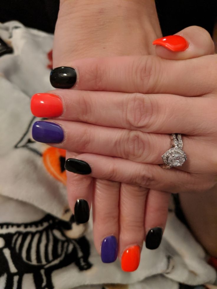 Black Orange And Purple Nails, Purple Black Orange Nails, Purple Orange And Black Nails, Black And Orange Nails Ombre, Black Orange Purple Nails, Black Purple Orange Nails, Orange And Purple Halloween Nails, Orange And Purple Nails Halloween, Halloween Nails Black And Orange