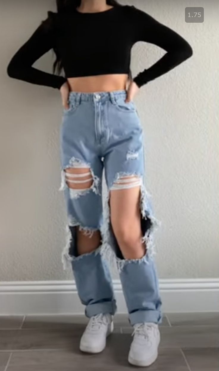 High Waisted Jeans Outfit, Short Hoodie, Outfit Cool, Tween Outfits, Loose Jeans, Teen Fashion Outfits, So Cool, Ripped Jean, Cute Fits