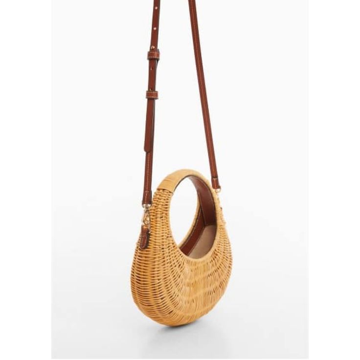 Natural fibers, Small, Integrated short handle, Adjustable and detachable long strap, Inner lining, Unclosed Handheld Hobo Bag With Adjustable Handle For Shopping, Trendy Bucket Bag With Adjustable Strap And Round Handle, Trendy Straw Bag With Detachable Strap And Top Handle, Trendy Bucket Bag With Top Round Handle, Chic Straw Bag With Adjustable Strap And Round Handle, Casual Bucket Bag With Detachable Round Handle, Trendy Handheld Straw Bag With Detachable Handle, Bucket Bag With Bamboo Handle For Shopping, Chic Handheld Straw Bag With Detachable Strap