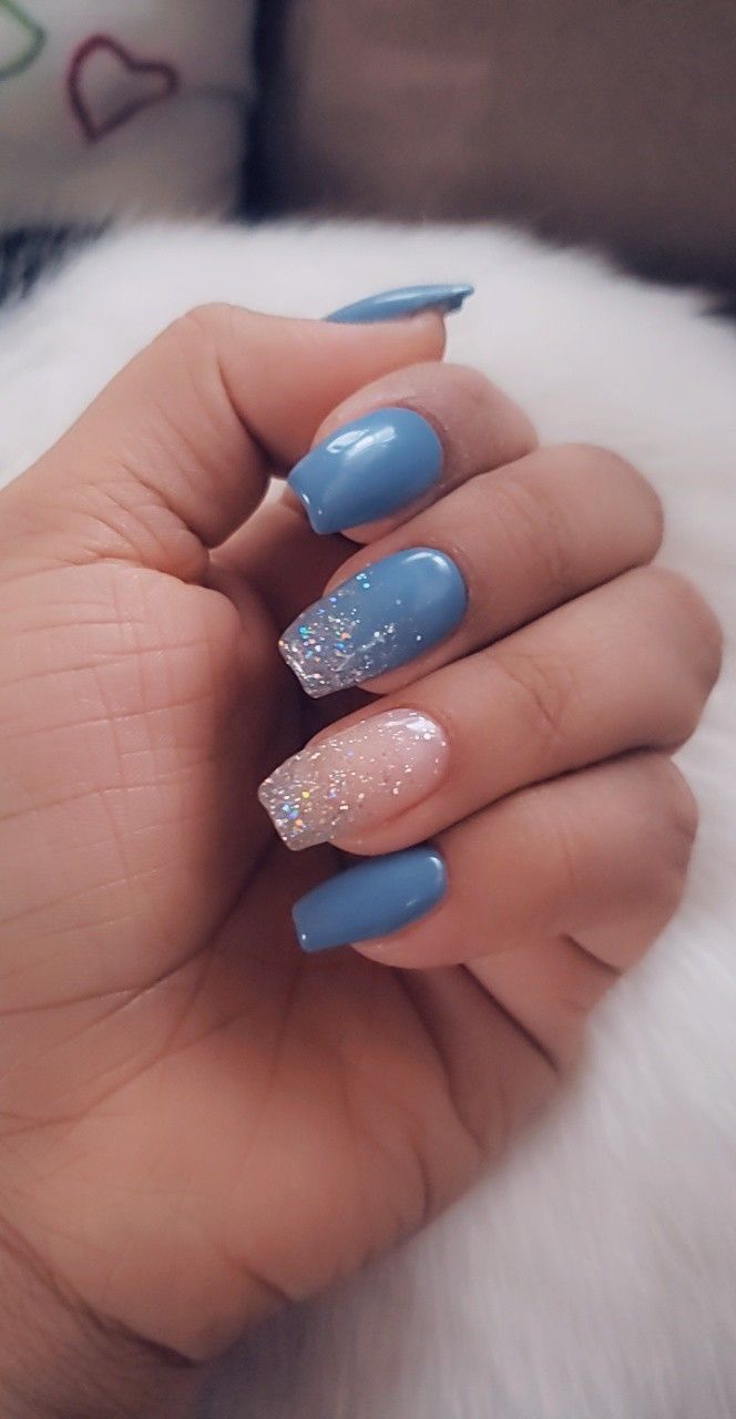 Blue And Glitter Ombre Nails, Accent Nails Glitter, Blue And Sparkly Nails, Blue Nail With Glitter, Nails Periwinkle, Nails With Blue Glitter, Nails Blue With Glitter, Carolina Blue Nails Designs, Graduated Glitter Nails