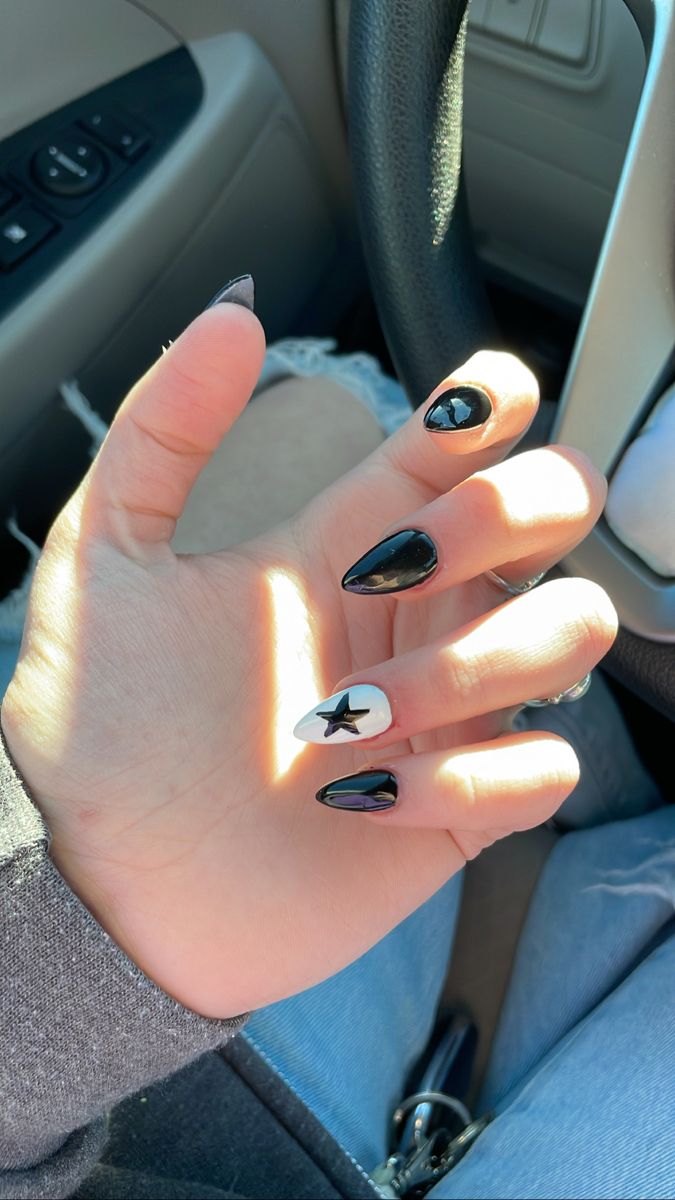 White Nails With Stars, Nails With Stars, Olive Green Nails, Nails Stars, Black And White Nails, Glow Up Tips, Green Nails, White Nails, Glow Up?