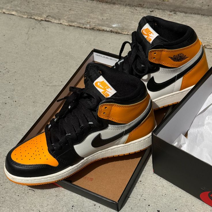 Grade School 6 Size Fits Like A Womens 7.5 I Wore It One Time, Very Light Wear On Bottom Of Shoes As Seen In Photos Air Jordan 1 Taxi, Jordan 1 Taxi, Shoes Air, Womens Jordans, Grade School, Air Jordan 1, One Time, Jordan Shoes, Jordan 1