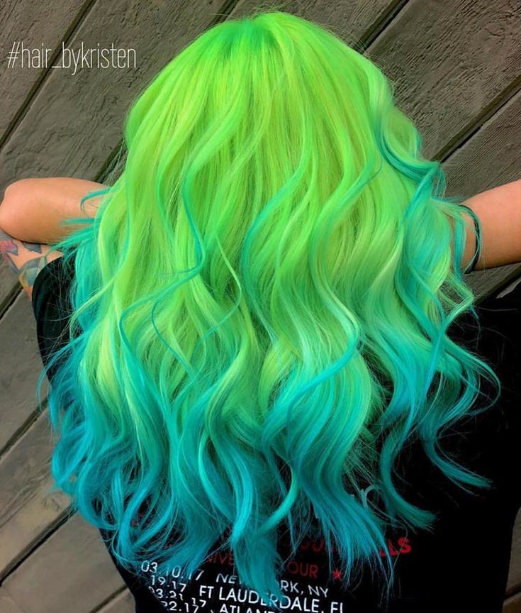 love the neon green Green And Blue Hair, Neon Green Hair, Hair Rainbow, Pulp Riot Hair Color, Cute Hair Colors, Neon Hair, Hair Color Crazy, Pretty Hair Color, Bright Hair