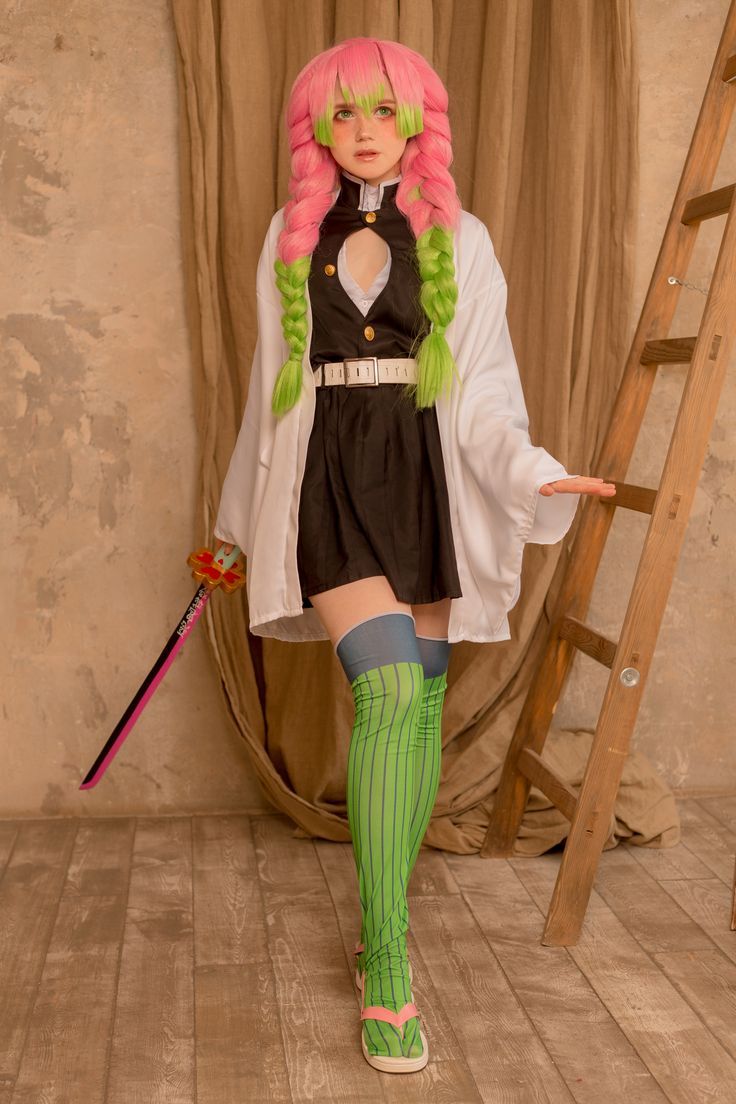 Mitsuri Kanroji cosplay by Neyrodesu Anime: "Demon Slayer" #cosplaygirl #animecosplay #gamecosplay #cosplaymakeup #waifucosplay #cosplaycutie Misturi Kanroji Cosplay, Demon Slayer Mitsuri Cosplay, Mitsuri Kanroji Outfit, Mitsuri Outfit, Cosplay Women Ideas, Demon Slayer Wallpaper Nezuko Cute, Demon Slayer Costume, Mitsuri Kanroji Cosplay, Cosplay Demon Slayer