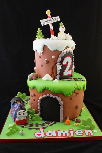 Thomas the Tank Engine and Frosty cake Thomas Train Cake, Thomas Cakes, Paris Cakes, First Communion Cakes, Book Cakes, Train Cake, Horse Cake, Winter Cake, Character Cakes