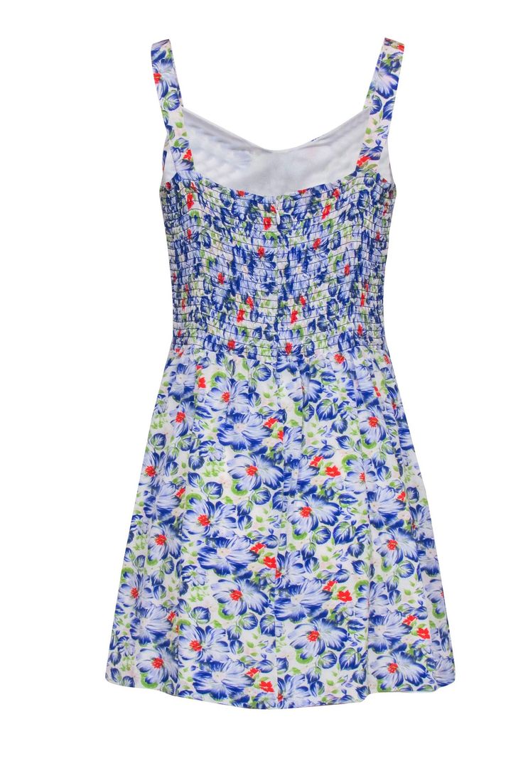 For the girls that just can't get enough floral print into their wardrobes, this Joie mini dress is for you! This feminine print is filled with blue flowers that make this a wonderful option for a day out at your local fair. Slip on a pair of comfy sandals to keep with the casual aesthetic of this dress and enjoy this breezy summer frock. Size L Shell: 100% Silk Lining: 100% Polyester Concealed back zipper Partially lined Fit and flare silhouette V-neckline Sleeveless Smocking detail at back Bus Blue Floral Print Mini Dress, Printed Sleeveless Dress For Spring Garden Party, Spring Printed Sleeveless Dress For Garden Party, Spring Sleeveless Floral Print Dress, Sleeveless Floral Print Dress For Spring, Blue Floral Print Mini Dress For Day Out, Sleeveless Spring Floral Print Dress, Sleeveless Spring Floral Dress, Blue Mini Dress With Ditsy Floral Print For Vacation