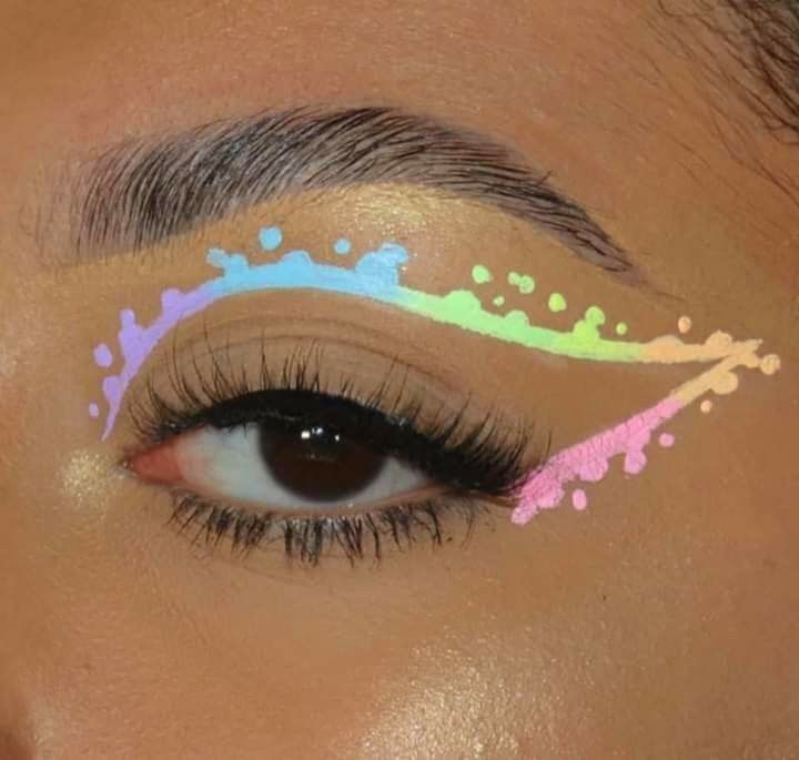 Aesthetic Fairy Makeup, Creative Eyeliner Looks, Kidcore Makeup, Fun Eyeshadow Looks, Cool Eye Makeup, Liner Ideas, Theater Things, Crazy Eye Makeup, Hippie Makeup