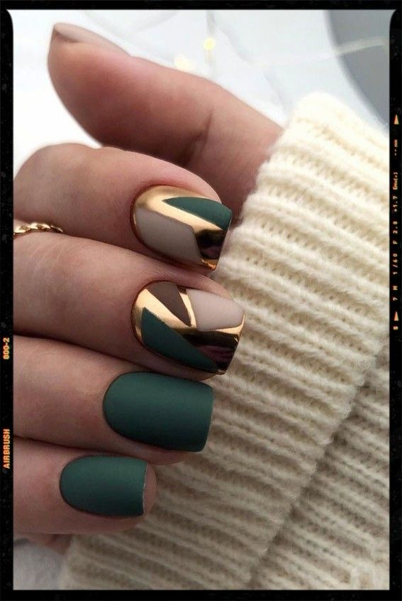 Short Nails Marvel Nails, Gel Nails Long, Emerald Nails, Kutek Disney, Unghie Sfumate, Green Nail Art, Gold Nail Designs, Heart Nail, Cute Spring Nails