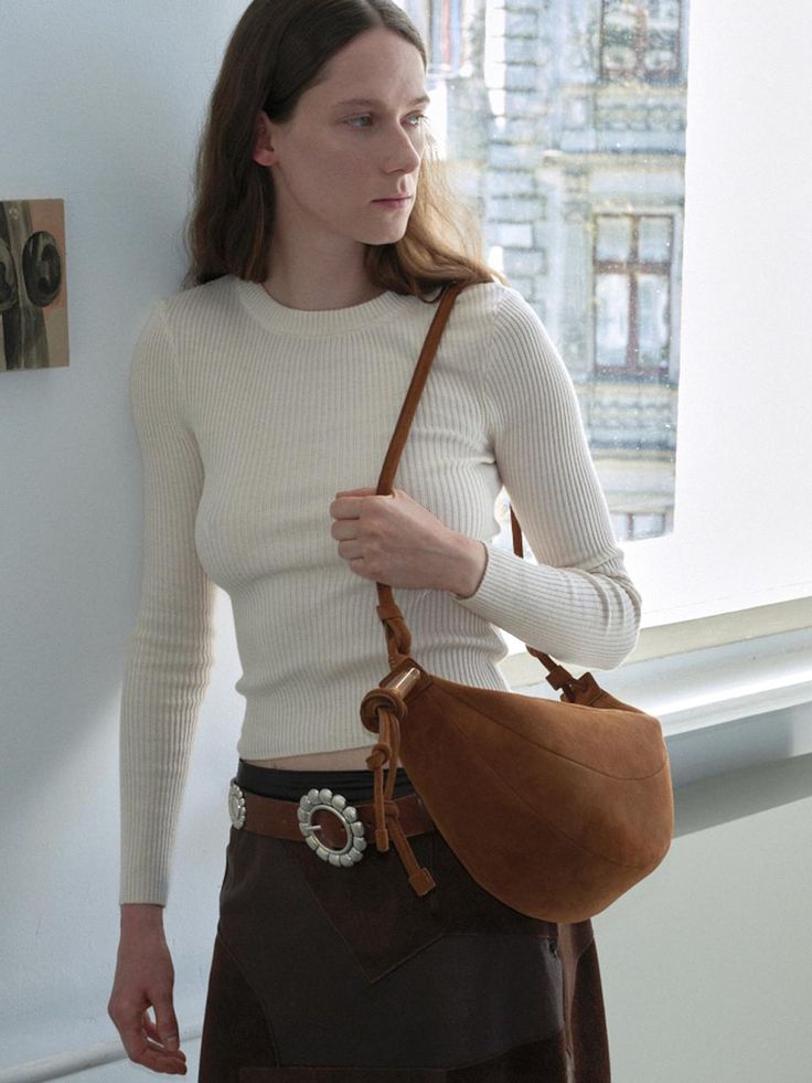 Composition : sheepskin suede typeCountry of Origin : CHINA Brown Leather Bags For Winter, Chic Beige Suede Shoulder Bag, Chic Brown Shoulder Bag With Suede Lining, Chic Fall Suede Shoulder Bag, Brown Suede Shoulder Bag For Fall, Composition, Bag Lady, China, Shoulder Bag