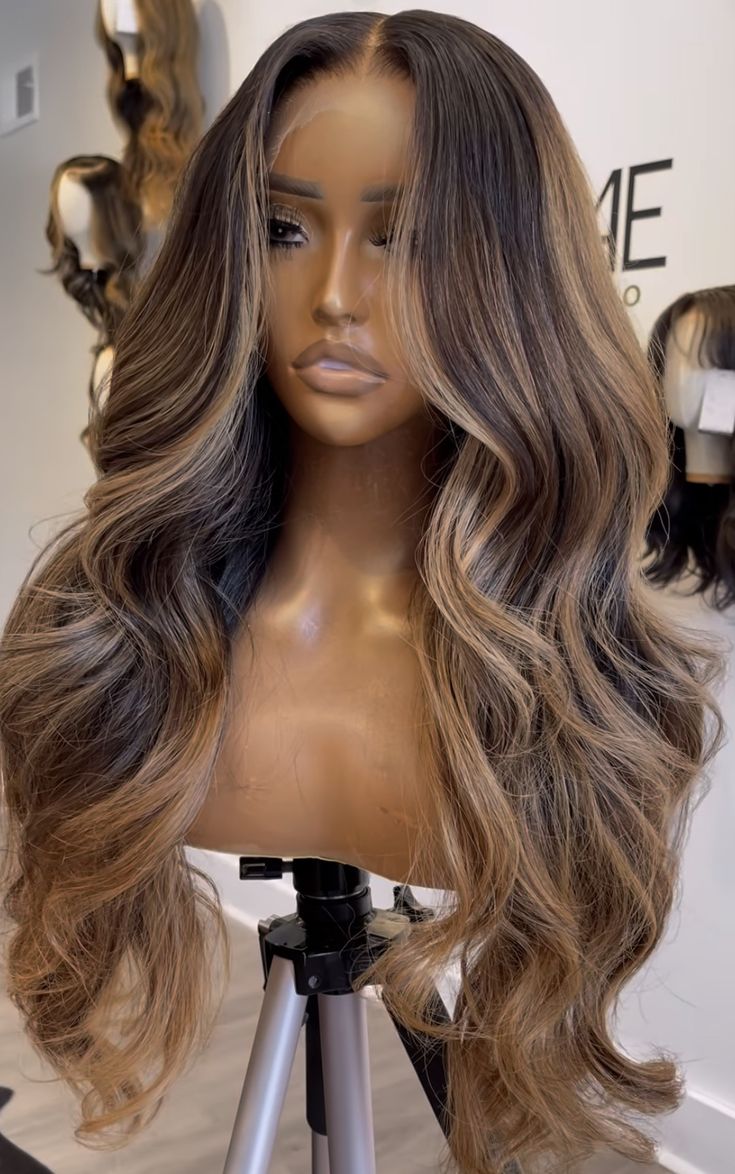 Prom Hair Ideas Black Women, Multi Highlights Brown Hair, Balayage Wig Black Women, Black Wigs With Brown Highlights, Balayage Hair On Black Women, Black With Brown Highlights Wig, Blonde Balayage On Black Women, Savannah James Hair, Black Wig With Brown Highlights