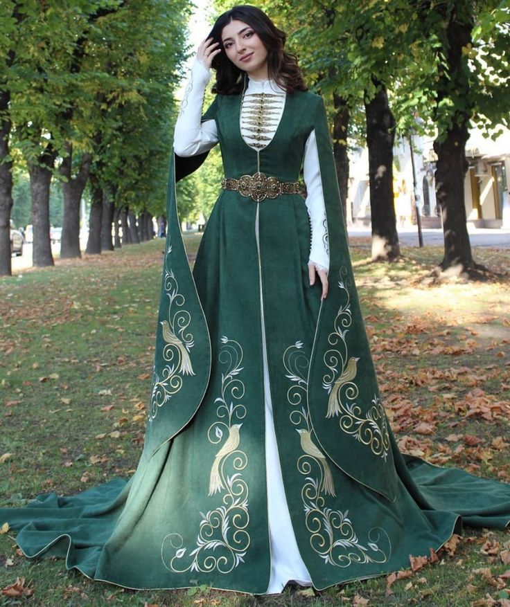 Elven Gown Princesses, Celtic Royalty Clothing, Green Midevil Dresses, Nature Goddess Outfit, Medevial Dresses, Renisance Dresses, Medevil Outfits Women, Elven Dress Gowns, Norse Dress