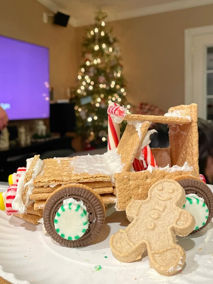 Graham Cracker Tractor Christmas Ginger Bread House Graham Cracker, Ginger Bread House Out Of Gram Crackers, Gingerbread Houses Out Of Graham Crackers, Gram Cracker House Ideas, Gram Cracker Gingerbread Houses, Gingerbread House Ideas Made Out Of Gram Crackers, Graham Cracker Gingerbread House Design, Gingerbread House Ideas Graham Cracker, Graham Cracker House Christmas