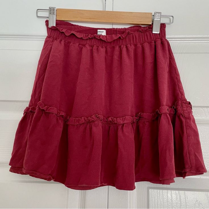 Ruffle Flowy Skirt In Burgundy. Lined With Stretchy Waistband. Aritzia Sunday Best Size Xxs Looks Brand New. I Accept Offers Flowy Red Mini Skirt With Elastic Waistband, Red Tiered Skirt Bottoms For Day Out, Red Tiered Mini Skirt For Day Out, Flowy Ruffled Red Mini Skirt, Casual Red Tiered Skort, Casual Red Ruffled Mini Skirt, Casual Red Ruffled Skirt, Casual Red Skirt With Ruffles, Aritzia Skirt