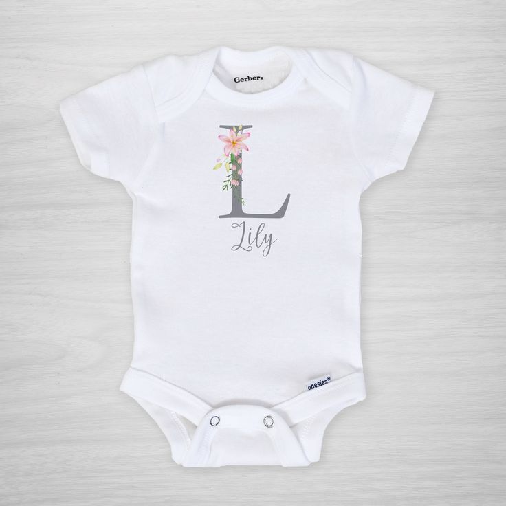 Lily Initial Onesie Name Onesie, Cute Onesie, Cricut Baby, Personalized Onesie, Personalized Baby Clothes, Custom Onesies, Custom Fonts, Personalized Initials, Gender Neutral Baby