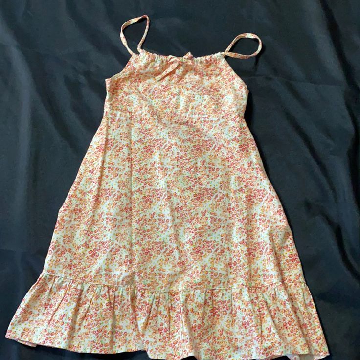 Nwot. Excellent Condition. Smoke Free Home. Spring Sundress For Playdate, Spring Playdate Sundress, Cute Sleeveless Floral Dress For Vacation, Cute Floral Print Sundress For Dress-up, Spring Floral Print Sundress For Playdate, Spring Floral Sundress For Playdate, Sweet Spring Vacation Dress, Sweet Spring Vacation Dresses, Sweet Ruffled Beach Dresses