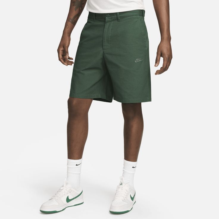 Keep it classic in a pair of these chino shorts from our Nike Club collection. The straight-leg, relaxed fit is designed to feel comfy through the seat and thighs. Pull them on with a polo or tee and your favorite Nike sneakers for a classic look that's ready for some fun in the sun. Casual Spring Golf Bottoms, Casual Golf Shorts For Spring, Nike Casual Relaxed Fit Shorts, Casual Cotton Golf Shorts, Casual Cotton Shorts For Golf, Nike Casual Bottoms With Straight Hem, Casual Nike Golf Bottoms, Nike Relaxed Fit Cotton Shorts, Sporty Cotton Golf Shorts