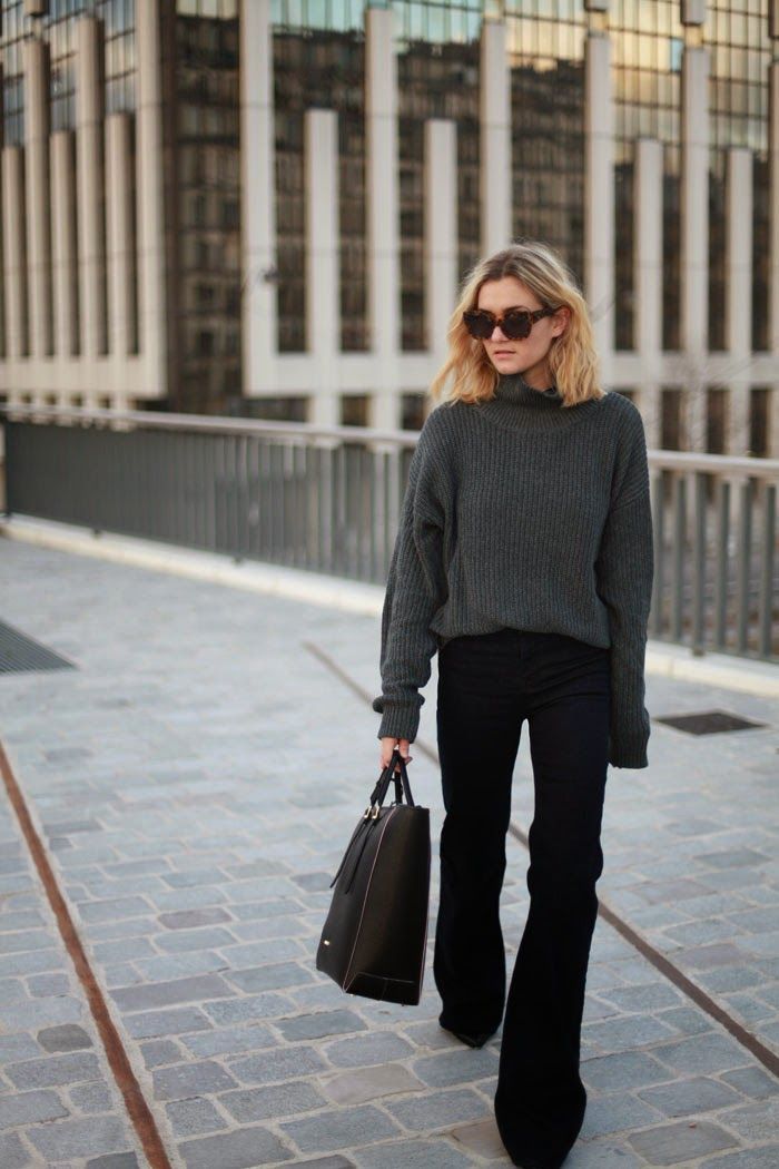 Shop this look on Lookastic:  https://lookastic.com/women/looks/charcoal-oversized-sweater-black-flare-jeans-black-tote-bag-dark-brown-sunglasses/7718  — Dark Brown Sunglasses  — Charcoal Oversized Sweater  — Black Flare Jeans  — Black Leather Tote Bag Black Flare Jeans Outfit, Black Flared Jeans, Flare Jeans Outfit, Black Flare Jeans, Walking Down The Street, Chic Winter Outfits, Black Jeans Outfit, Paris Mode, Outfit Jeans